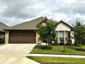Building Photo - 3140 Overlook Dr