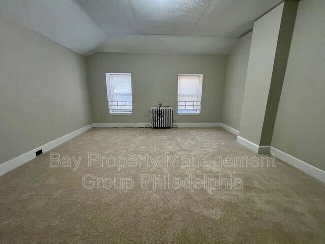 Building Photo - 613 Walnut St