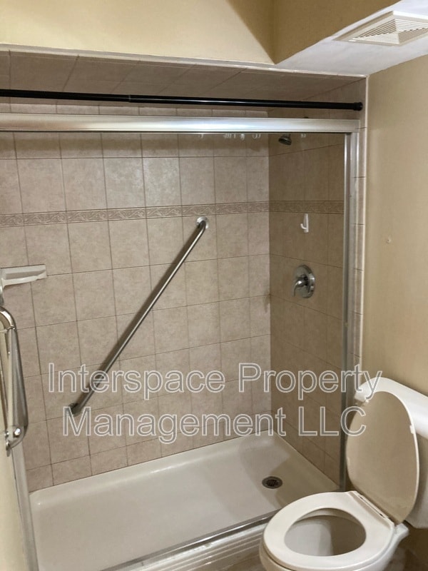 Building Photo - 9937 S Cicero Ave
