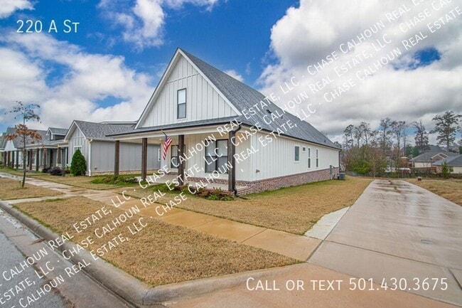 Building Photo - 220 A St