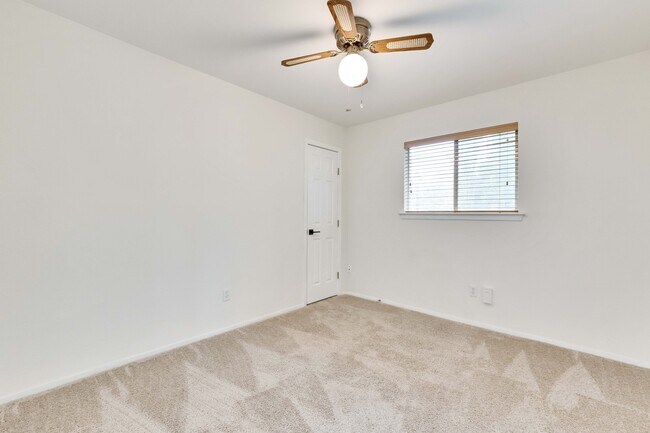 Building Photo - 5403 Porsche Ln