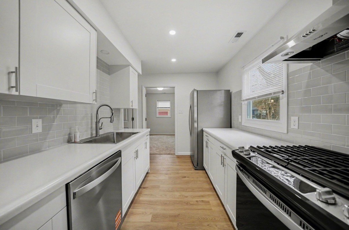 Building Photo - 613 N Ashland Ave