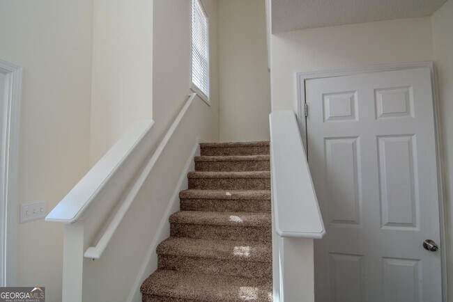 Building Photo - 28 Greystone Ridge