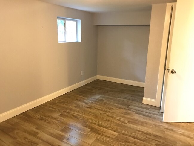 Building Photo - Gorgeous and spacious home in Danbury, Just remodeled and move in ready!