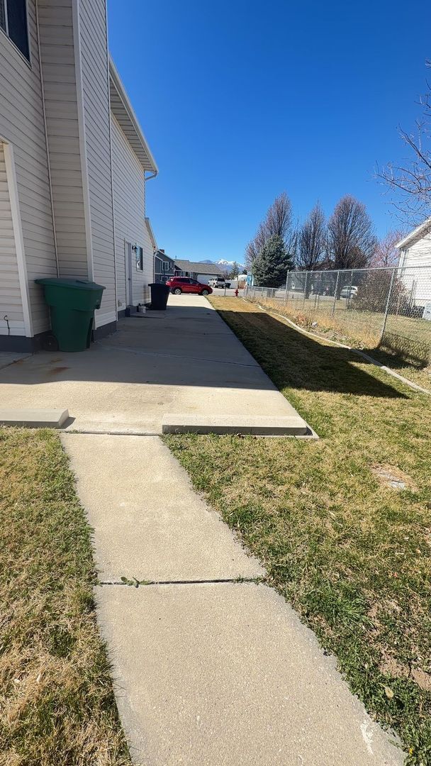 Building Photo - WEST JORDAN 5 BED, 4 BATH HOME