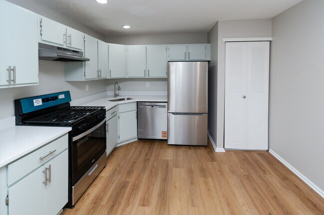 Building Photo - 69 Fisher Dr