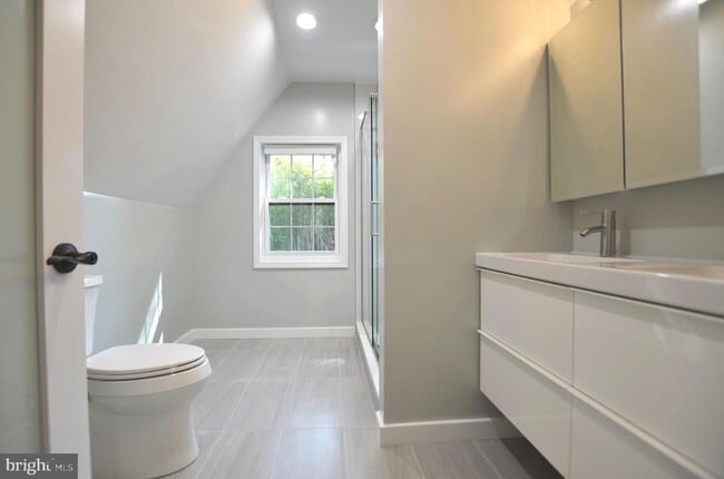 Building Photo - 4409 Beechwood Rd