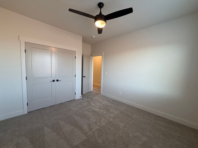 Building Photo - 622 Hemsworth Ln