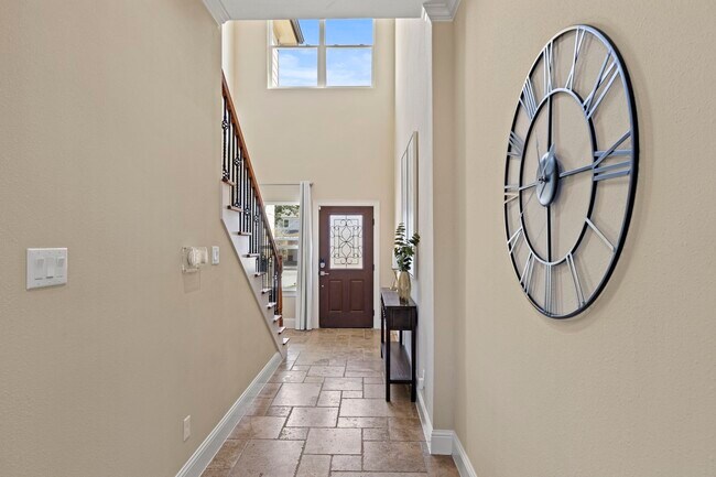 Building Photo - 2211 Silverbonnet St