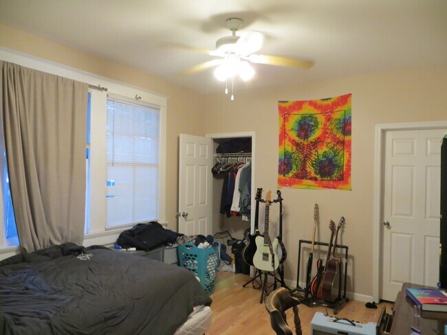 Building Photo - 6321 S Prieur St