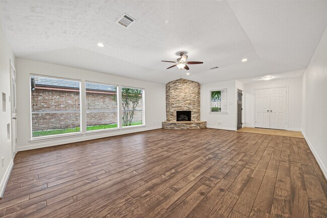 Building Photo - 14222 Stokesmount Dr