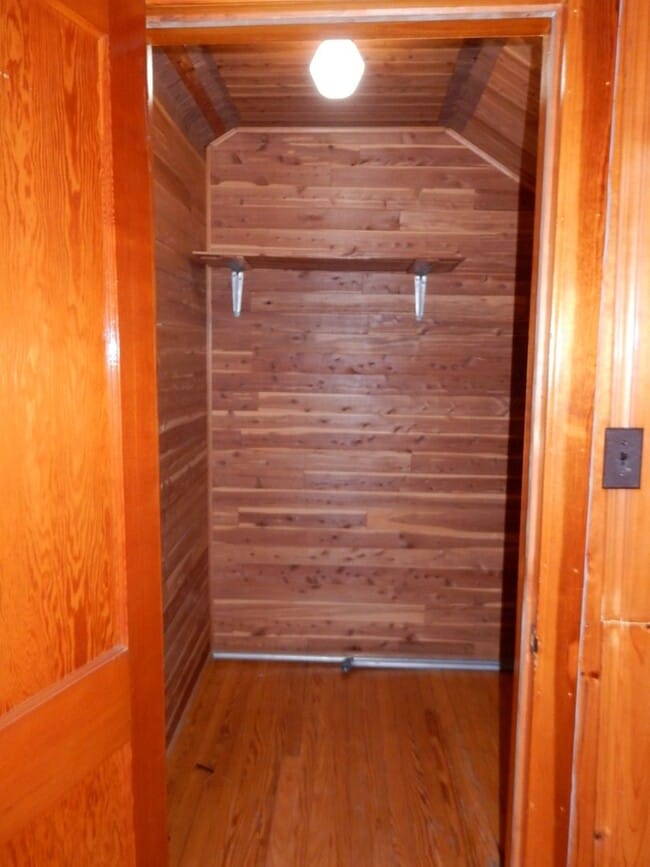 Building Photo - 3 BR home, convenient to Downtown Vinton!