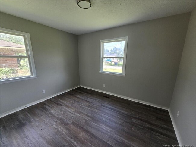 Building Photo - 303 Cartwright Dr