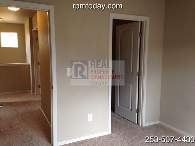 Building Photo - 20404 5th Ave Ct E