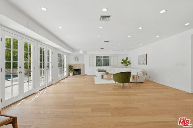 Building Photo - 5220 Melvin Ave