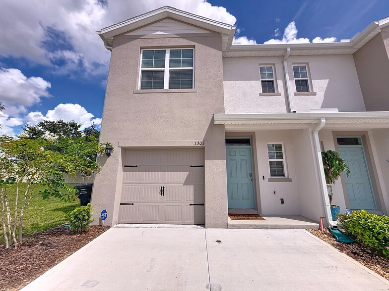 Primary Photo - 1303 Tallowwood Ln