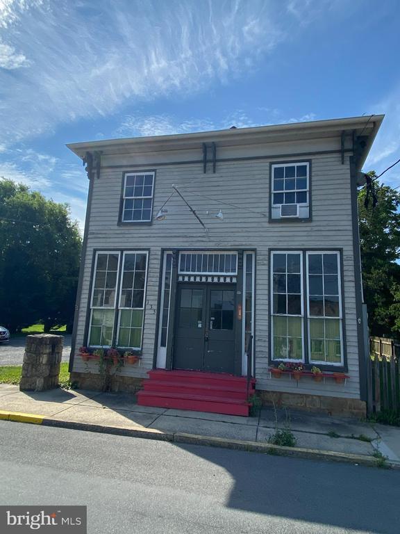 Primary Photo - 135 W Main St