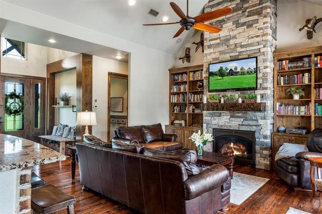 Building Photo - 6696 Paradise Dr