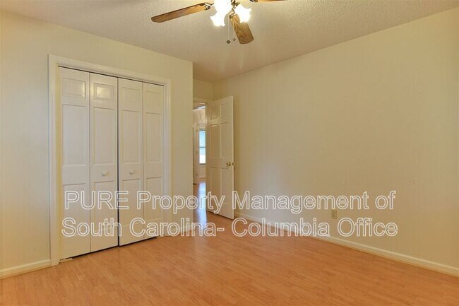 Building Photo - 517 Sparkleberry Ln