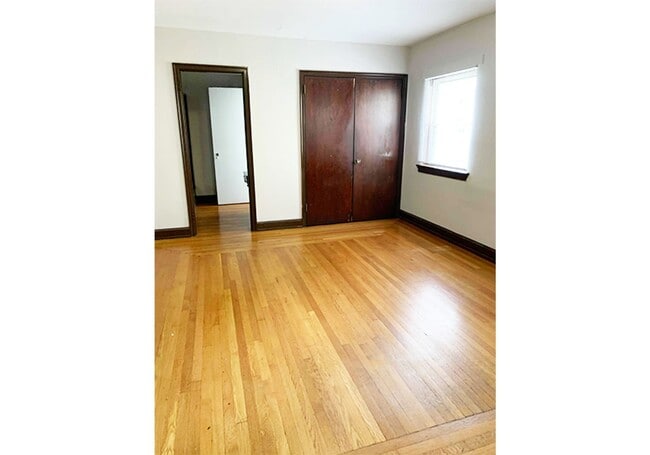 Interior Photo - Clifwood