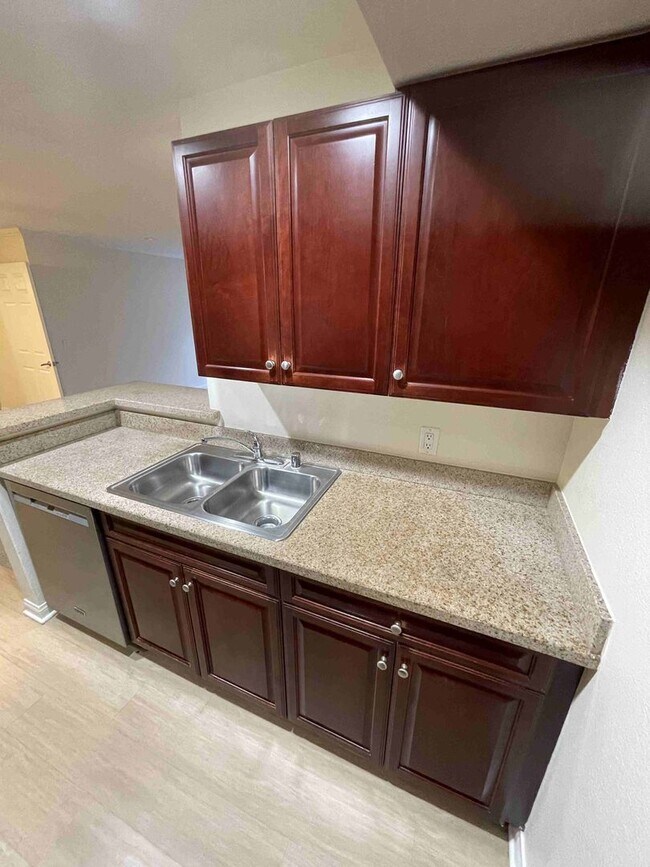 Building Photo - FULLY UPGRADED TWO BEDROOM IN LUXURIOUS COMPLEX!