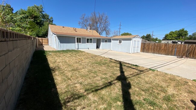 Building Photo - Updated 3 Bed 2 Bath Single Family Home in...