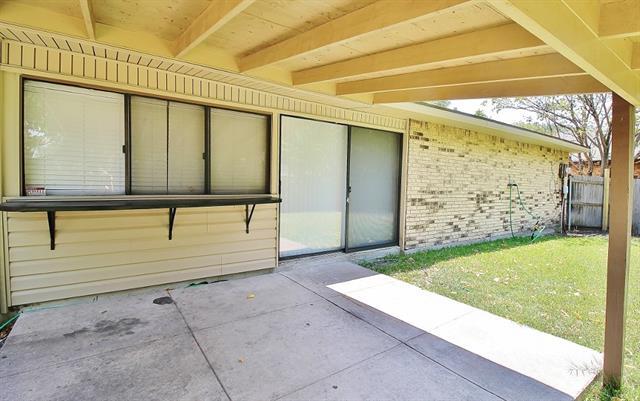 Building Photo - 2809 Santa Monica Dr