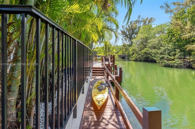 Building Photo - 5120 Carillo St