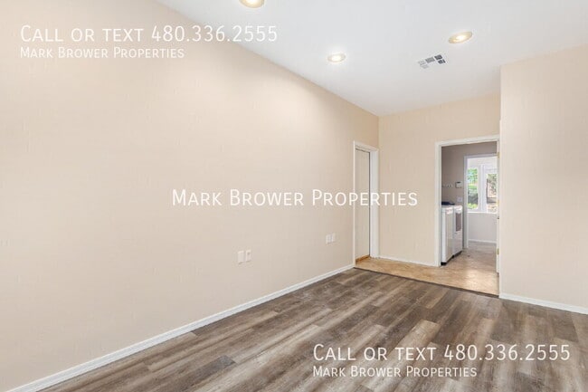 Building Photo - 4326 E Melinda Ln