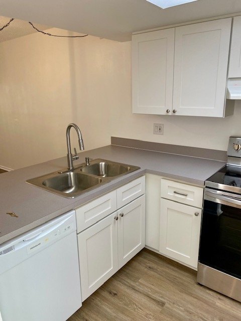 Building Photo - 420 Breakwater Dr