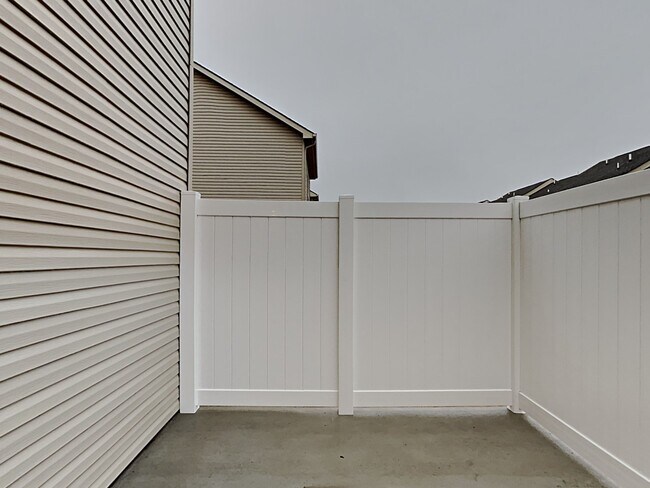 Building Photo - 4015 Utica St