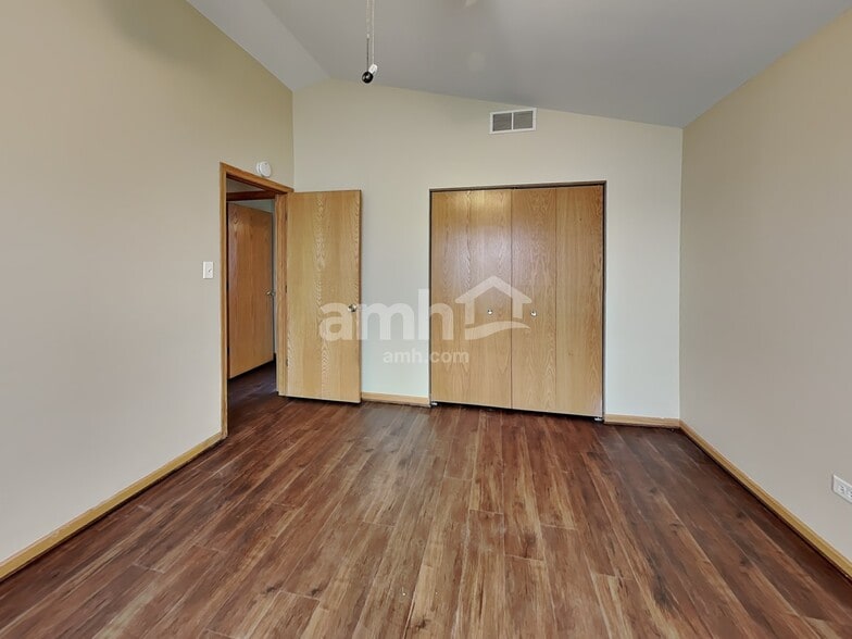 Building Photo - 2816 Bloomfield Dr