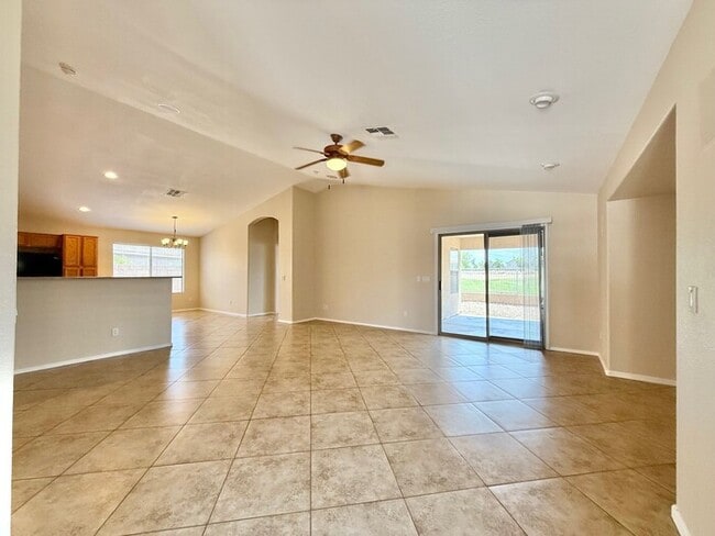 Building Photo - Golf Course Lot!