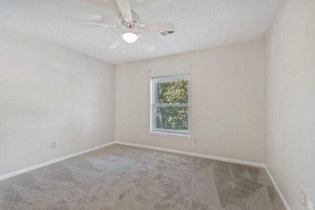 Building Photo - 58 Fire Flicker Pl