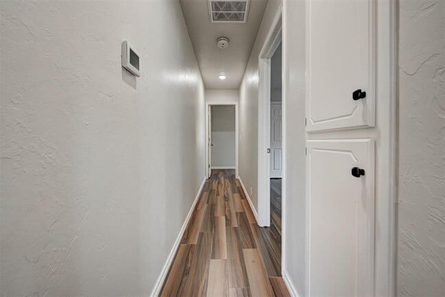 Building Photo - 1011 W Gemini Rd