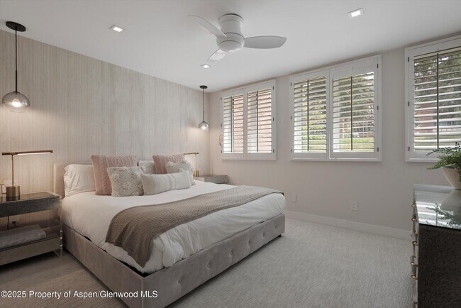 Building Photo - 120 S Spring St