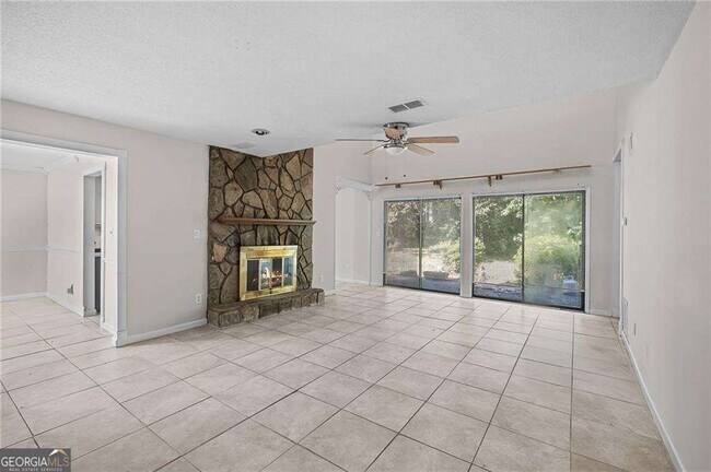 Building Photo - 990 Chapman Ln