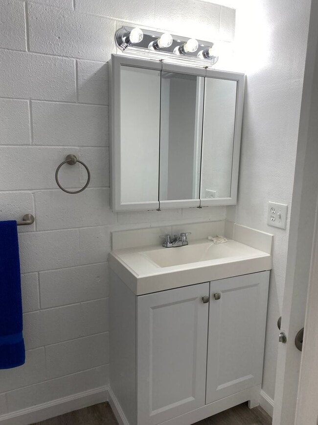 Building Photo - Freshly renovated, Wailuku - 2 bedrooms, 1.5 baths