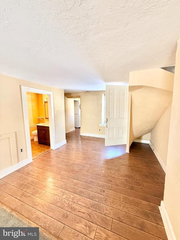 Building Photo - 149 Main St