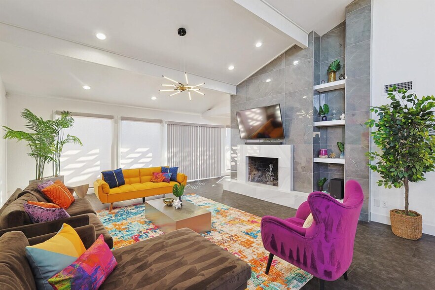 Building Photo - 313 Melorine Dr