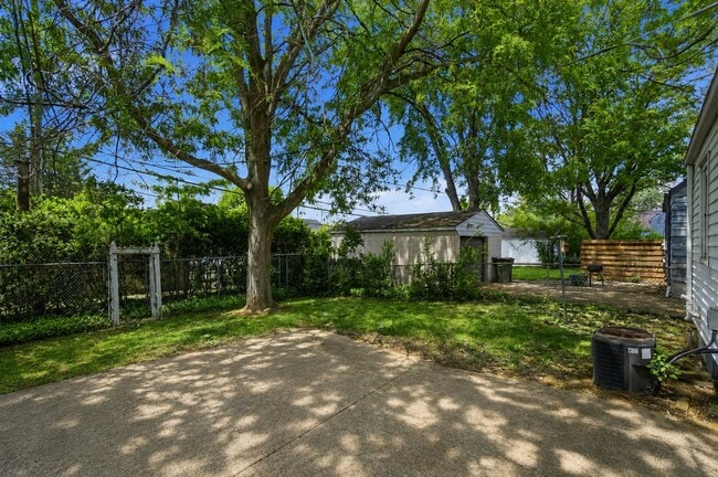 Building Photo - 3267 Walmar Dr