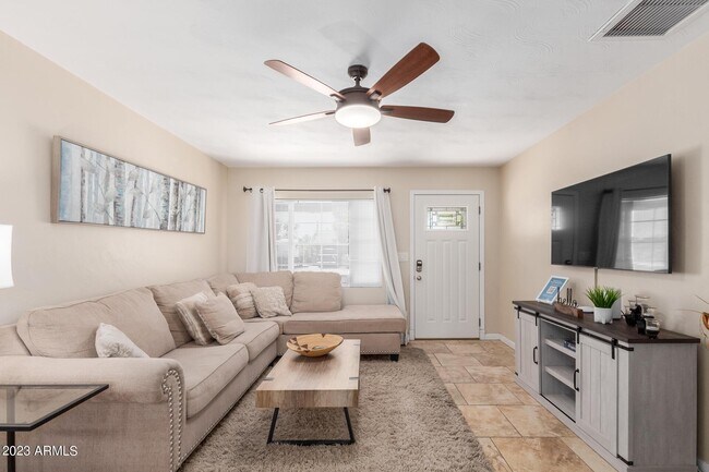 Building Photo - 7754 E Catalina Dr