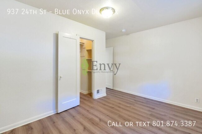 Building Photo - 937 24th St
