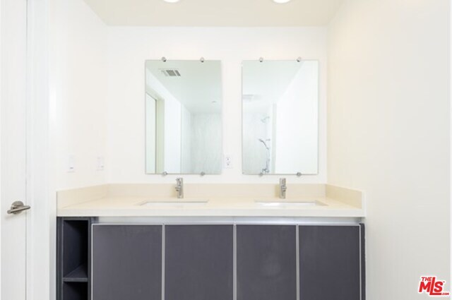 Building Photo - 807 N Hudson Ave