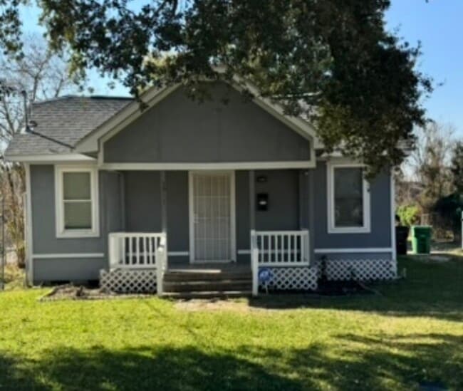 Building Photo - 3917 Kashmere St