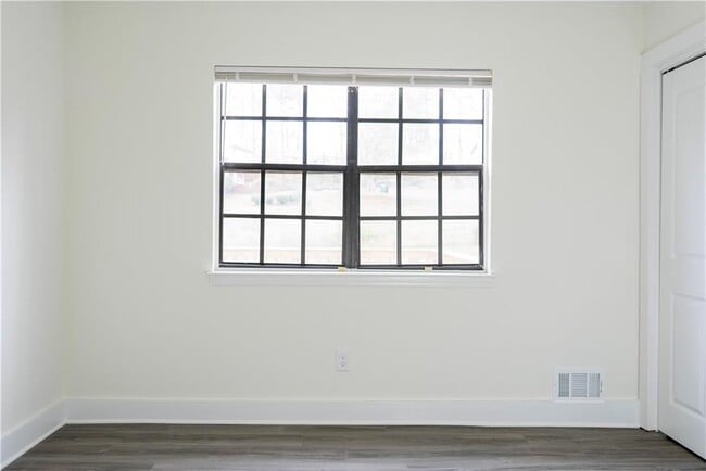 Building Photo - 5201 Sunset Trail