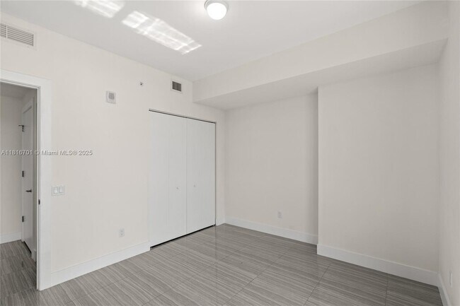 Building Photo - 2960 NE 207th St