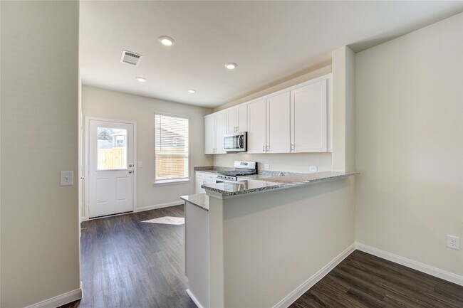 Building Photo - 11715 Braemar Village Dr