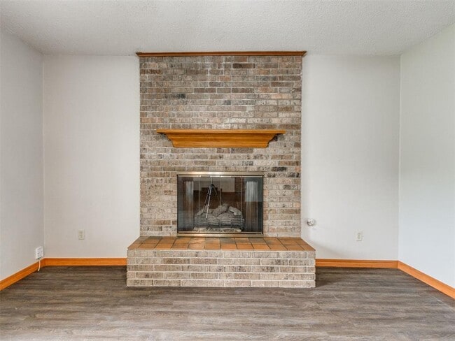 Building Photo - 1639 Westbrooke Terrace