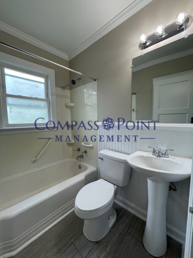 Building Photo - Spring Into Your New Home!